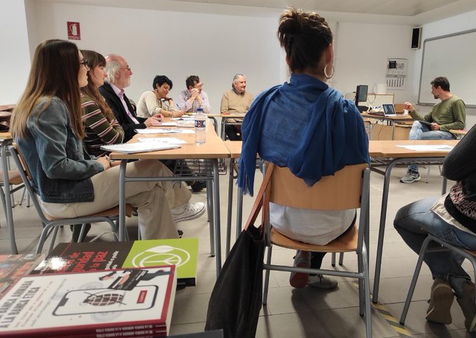 La Escuela Pacifista en La Vall d’Uixó reúne a más de una cincuentena de activistas para aprender sobre educación por la paz y la noviolencia