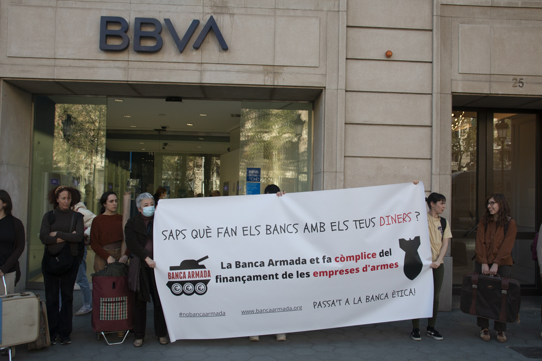 La campanya Banca Armada fa una crida a la delegació de vots per a intervenir a les juntes d’accionistes de les grans entitats financeres