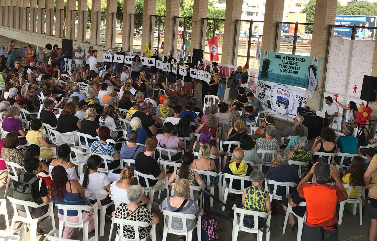 Más de 200 personas participan en las Jornadas ‘Abramos fronteras a la gente, cerrémoslas en las armas’ en Valencia